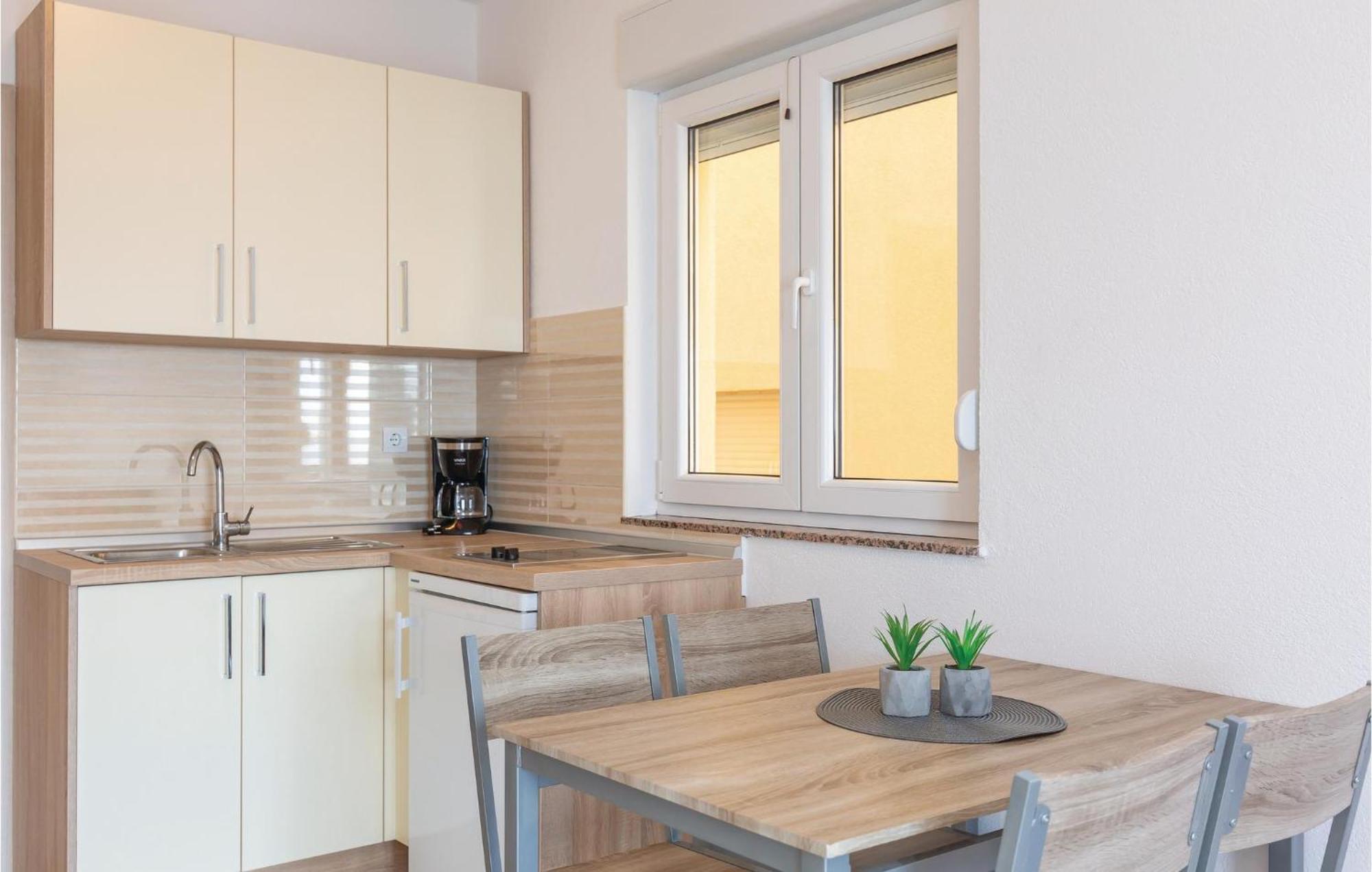 Nice Apartment In Krvavica With House Sea View Εξωτερικό φωτογραφία